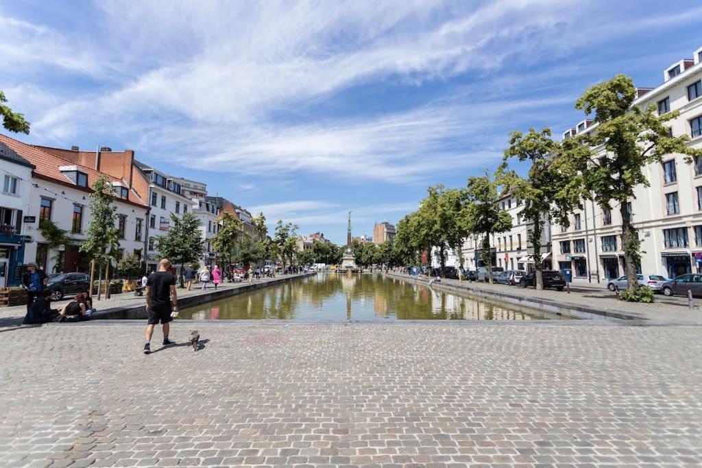 Lovely In The Heart Of * Brüssel